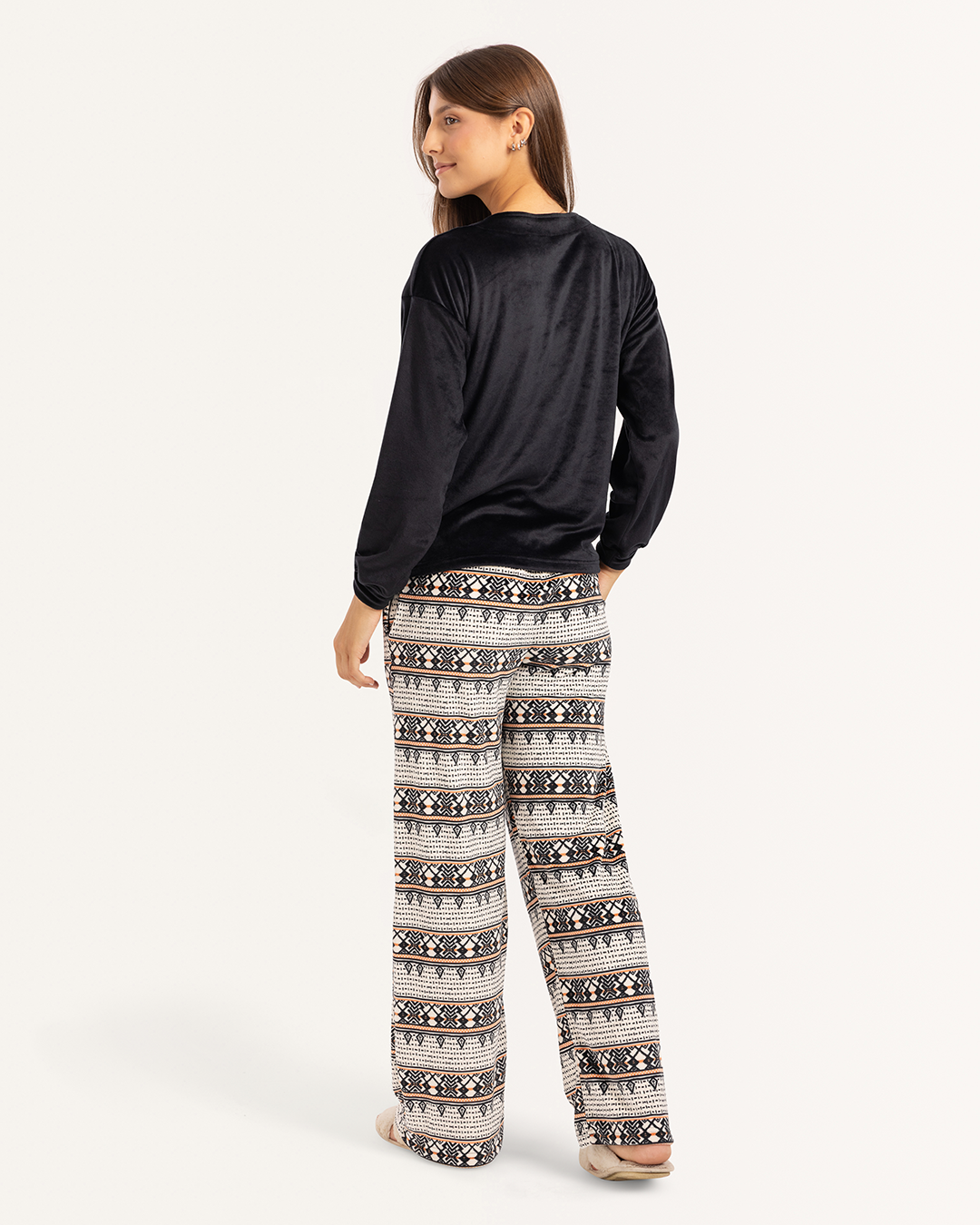 بيجاما بزراير و بنطلون مطبوع