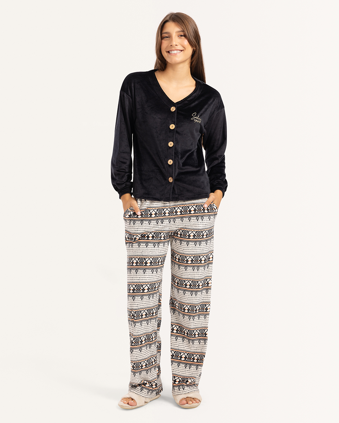 بيجاما بزراير و بنطلون مطبوع