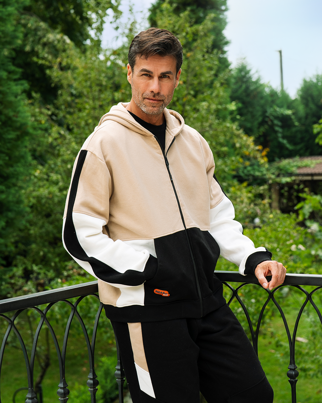 طقم رياضى بسوستة و كابيشو و قصات