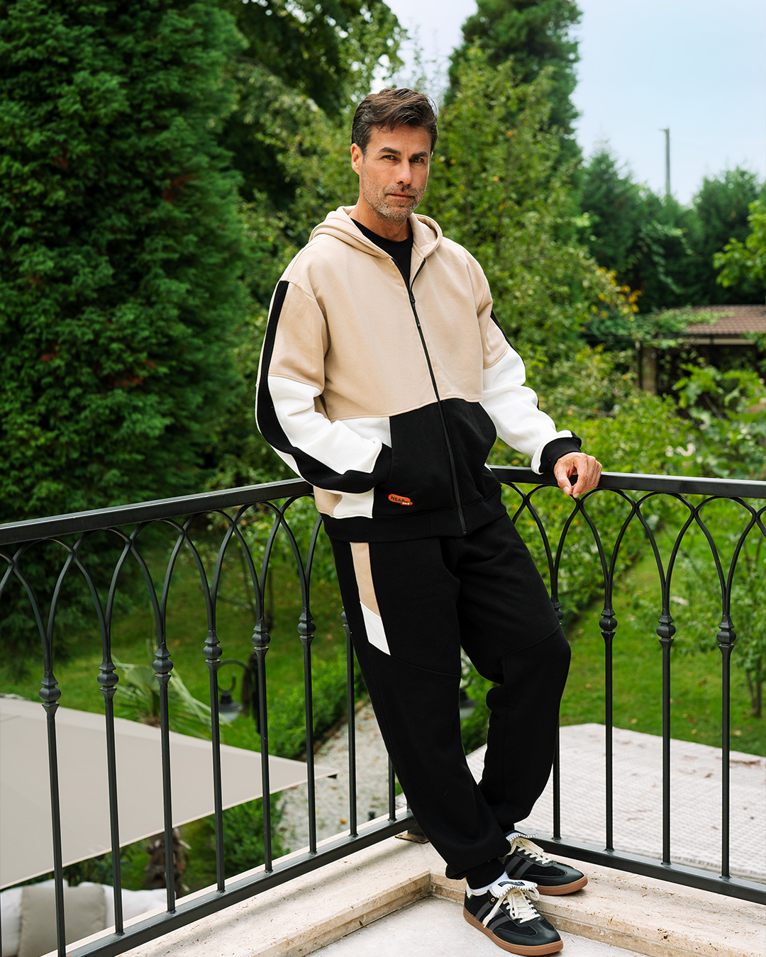 طقم رياضى بسوستة و كابيشو و قصات