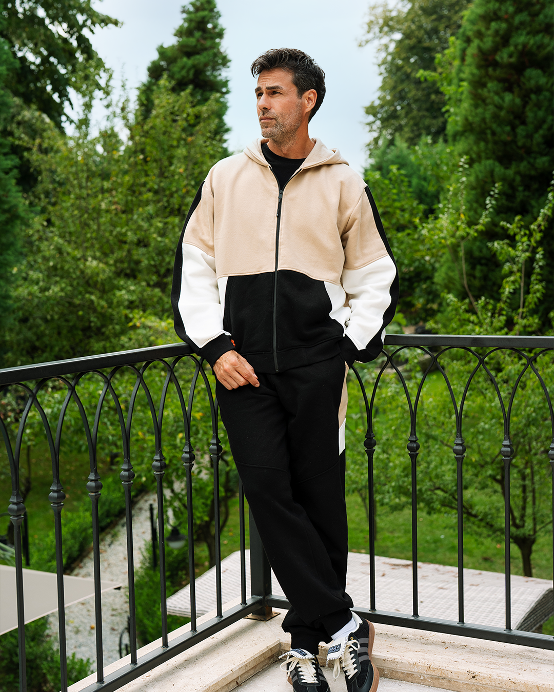 طقم رياضى بسوستة و كابيشو و قصات