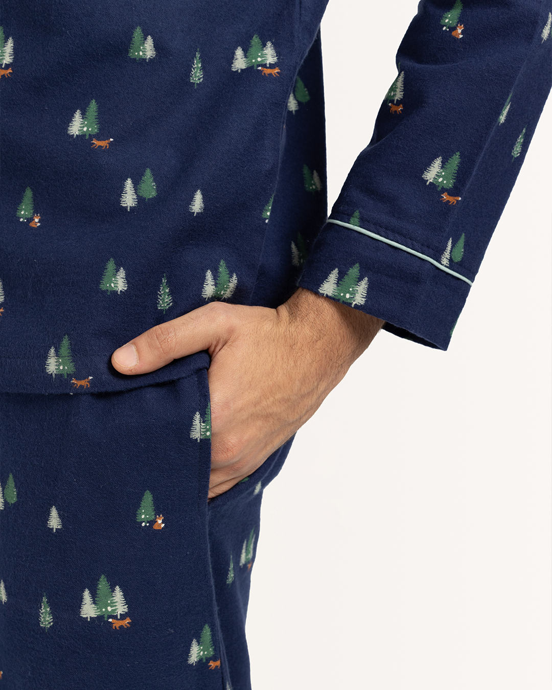 بيجاما بزراير أشجار الكريسماس