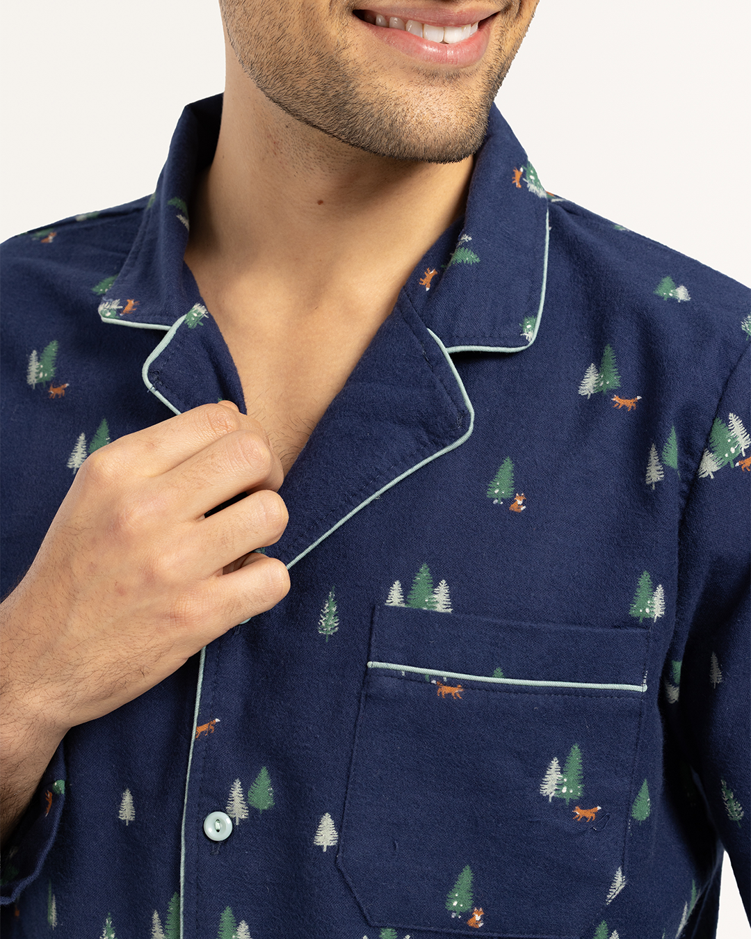 بيجاما بزراير أشجار الكريسماس