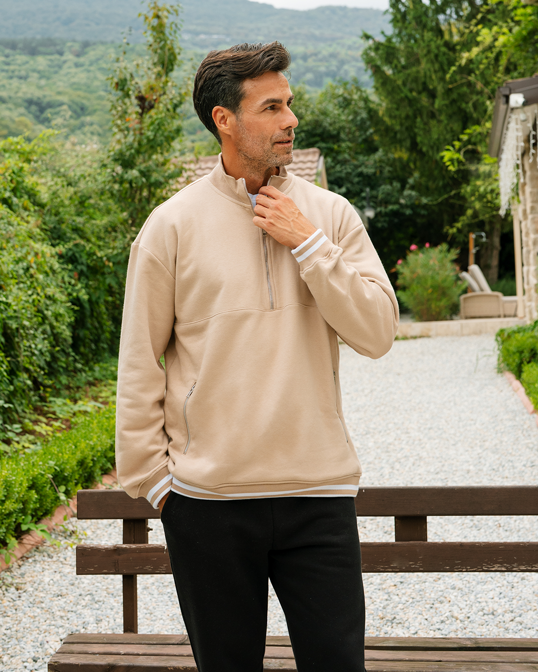 بيجاما رجالى بكم و قصه عند الصدر