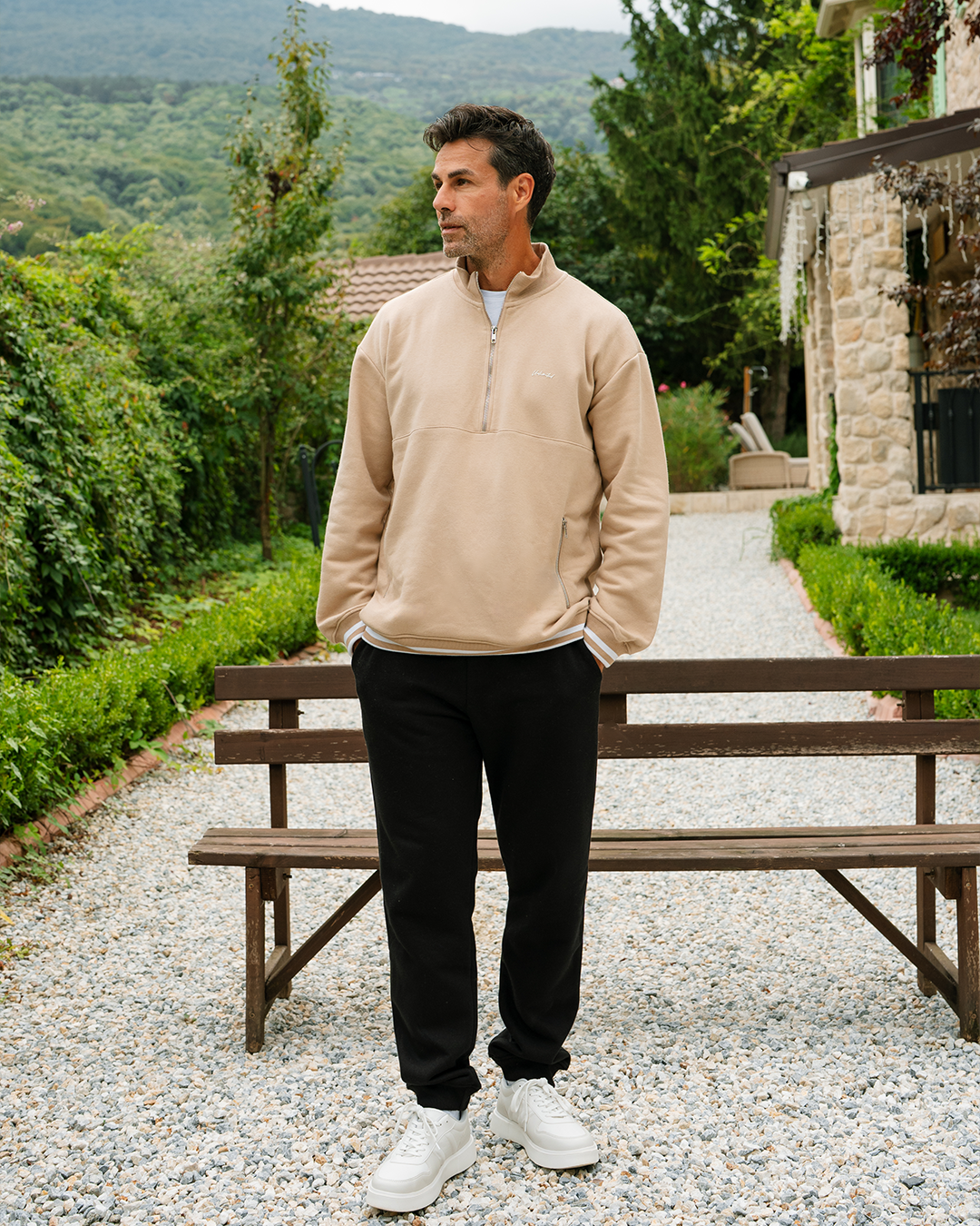 بيجاما رجالى بكم و قصه عند الصدر