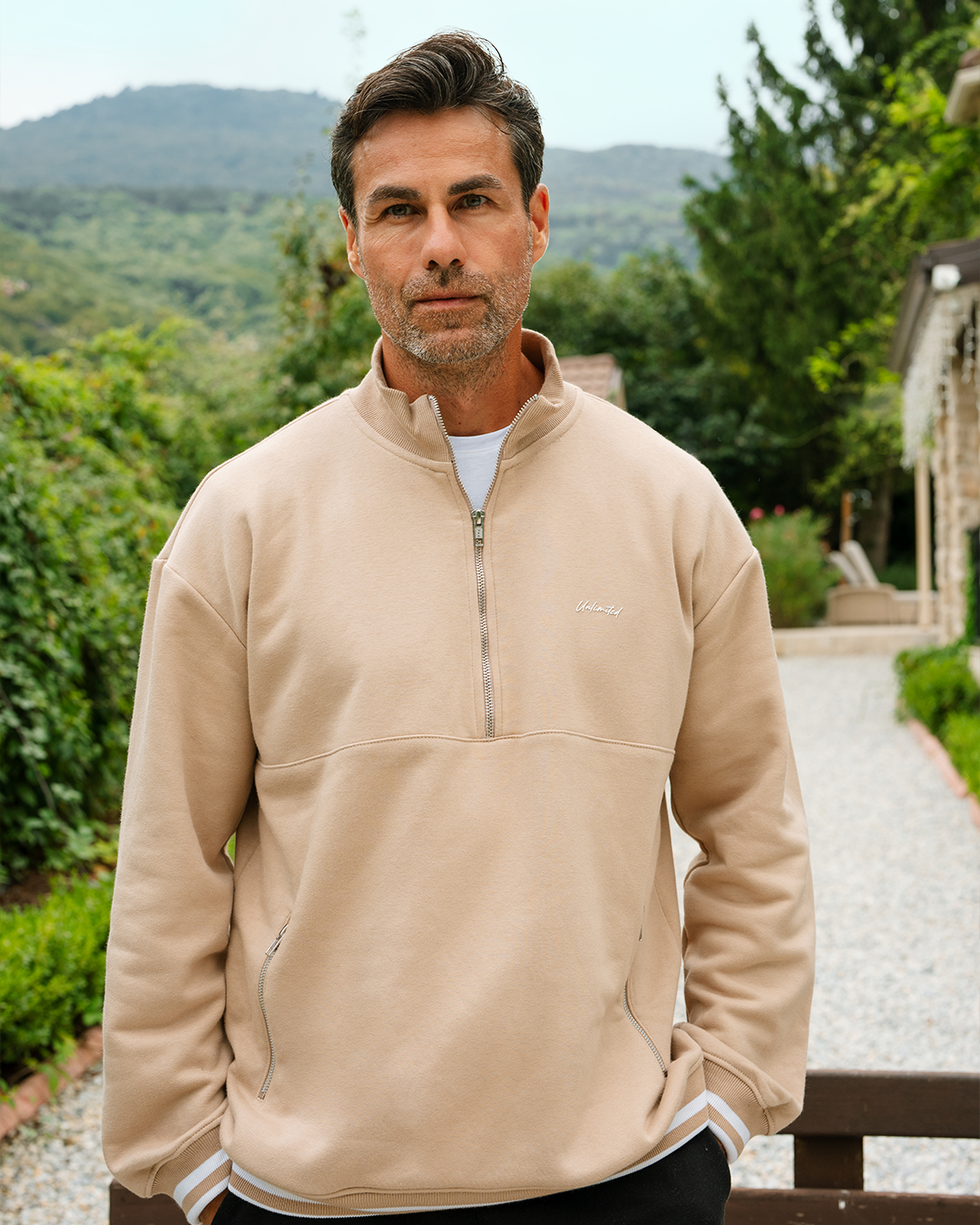 بيجاما رجالى بكم و قصه عند الصدر