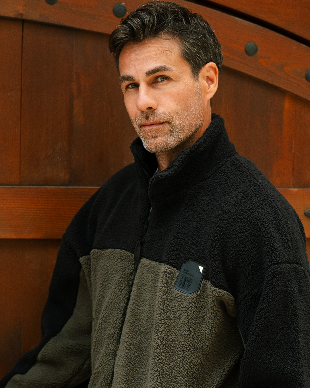 بيجاما بنطلون ميلتون و توب بكم طويل و قصه عند الصدر