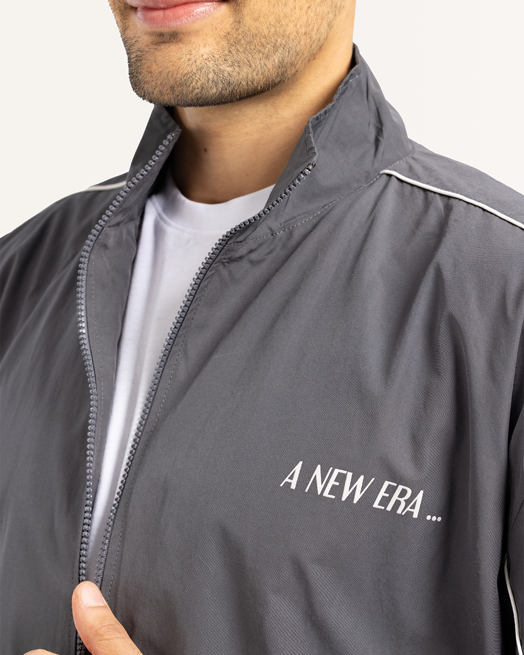 طقم رياضى مع بنطلون قصه مستقيمه