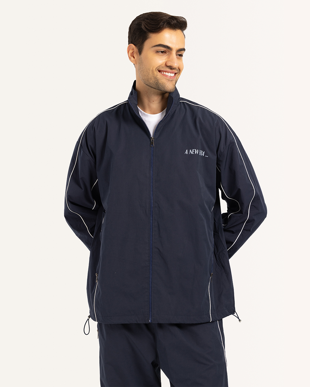 طقم رياضى مع بنطلون قصه مستقيمه