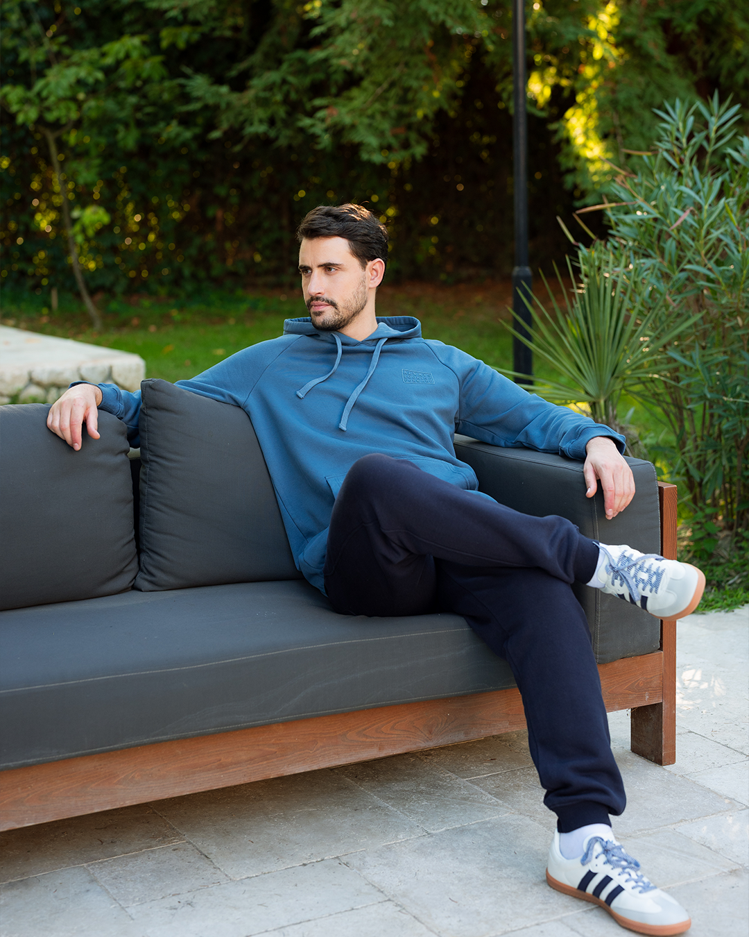 بيجاما بكابيشوه  النظر الي الامام