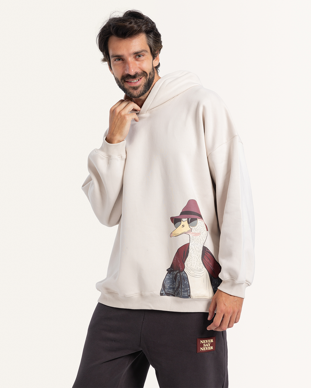 طقم  سويت شيرت بكابيشون و طباعه على الصدر