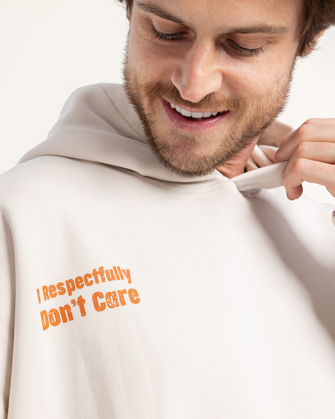 طقم  سويت شيرت بكابيشون و طباعه على الصدر