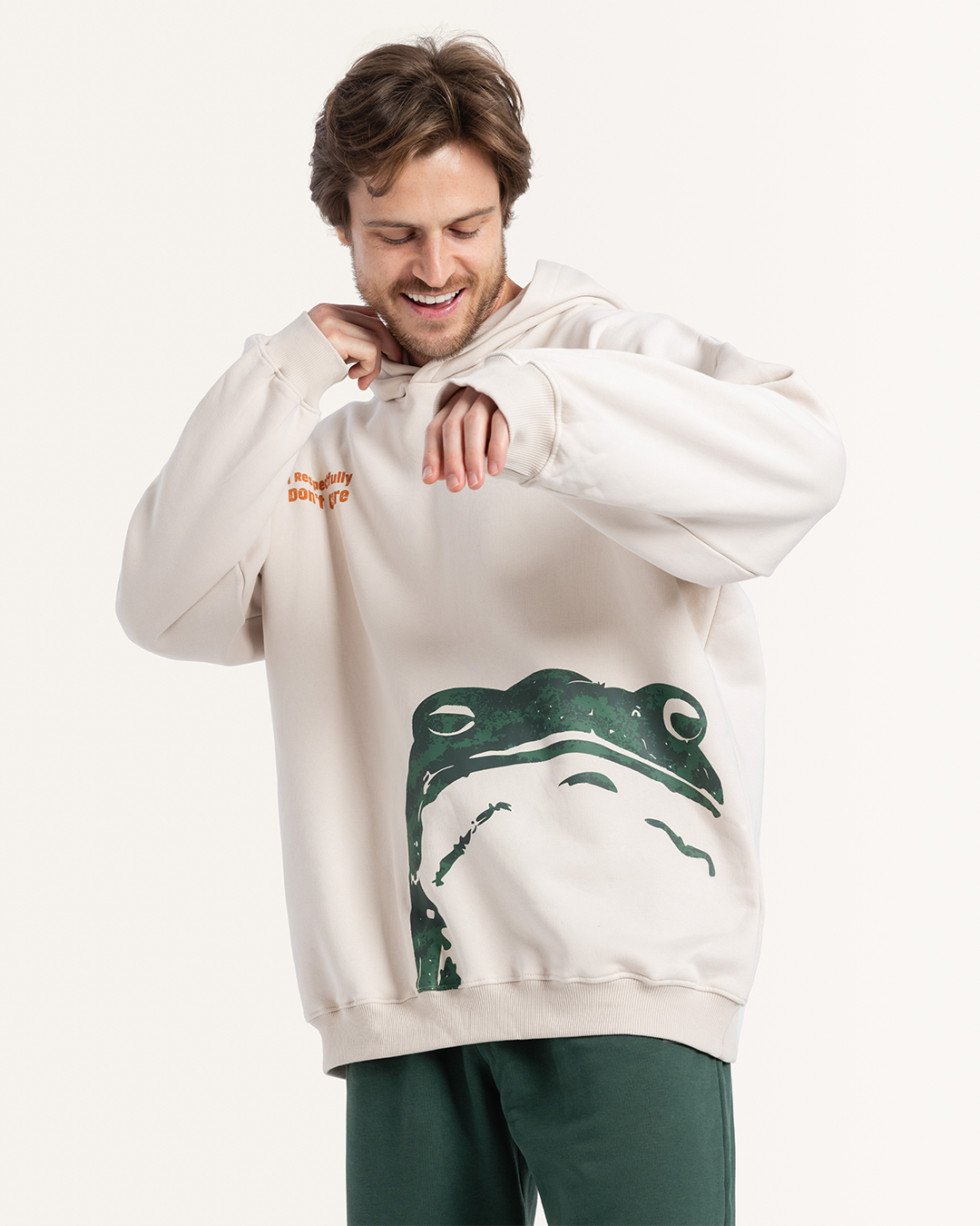 طقم  سويت شيرت بكابيشون و طباعه على الصدر