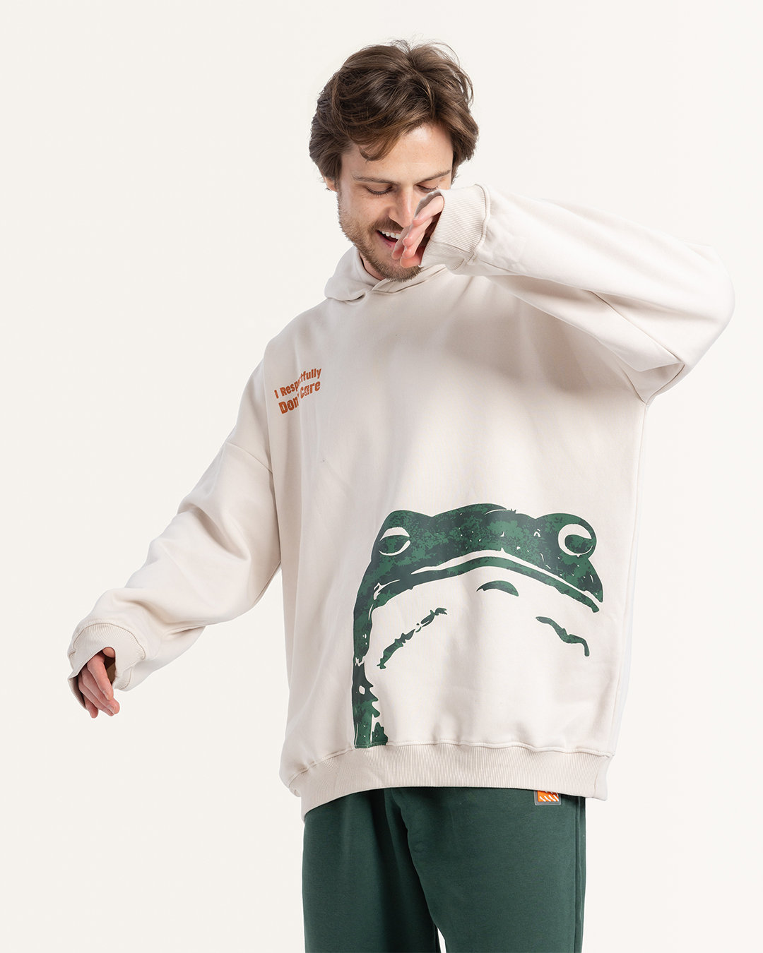 طقم  سويت شيرت بكابيشون و طباعه على الصدر