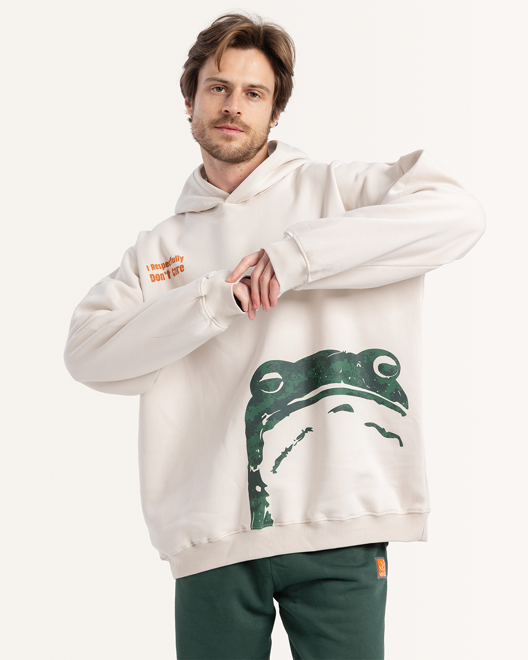 طقم  سويت شيرت بكابيشون و طباعه على الصدر