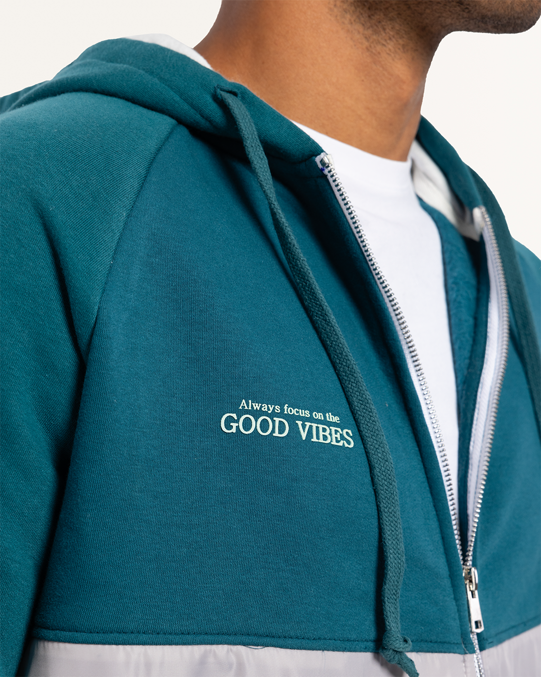 طقم رياضي رجالي بكم و كابيشوه و بنطلون الاوقات السعيده