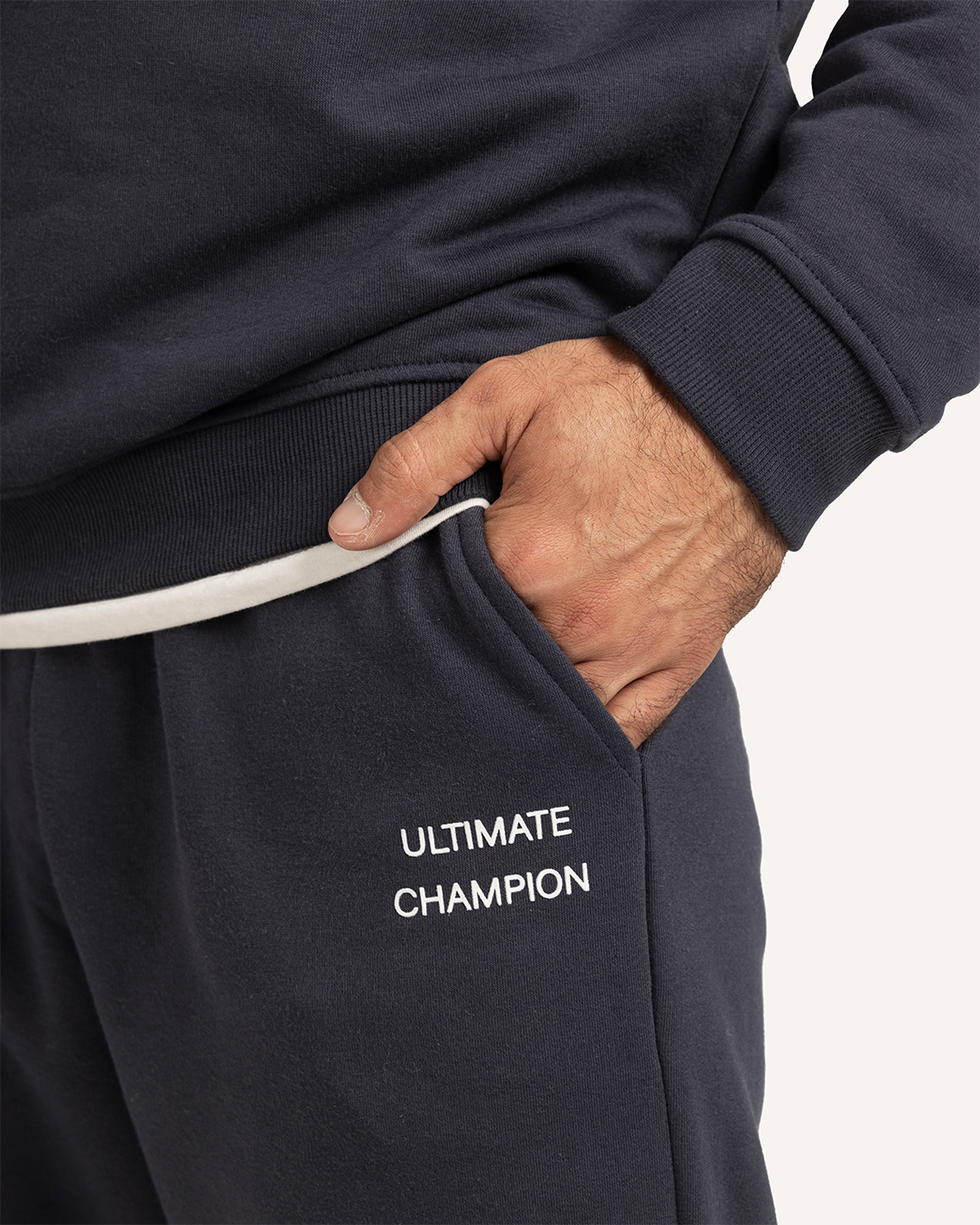 طقم رياضي سوستة و كولة