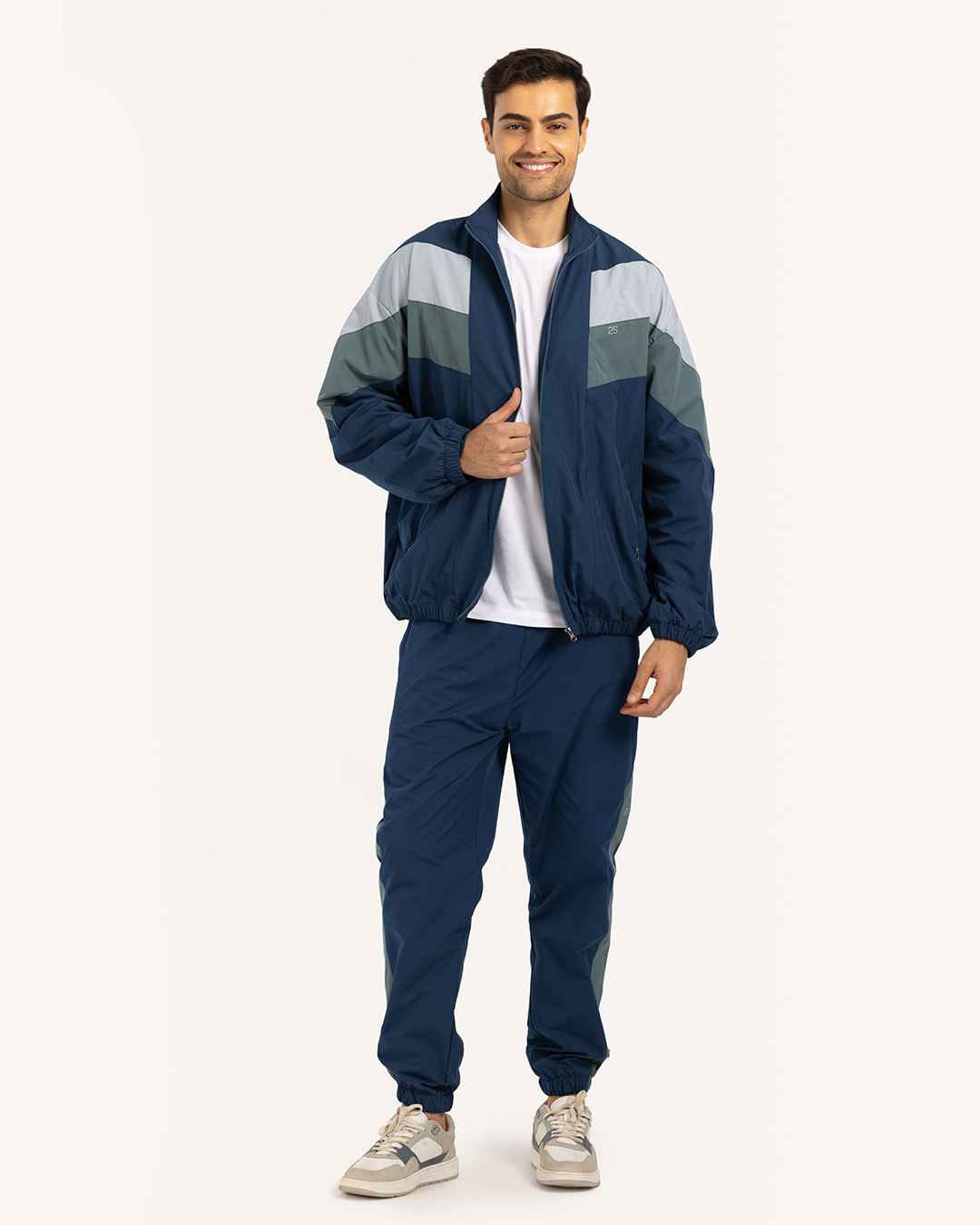 طقم رياضى مع جاكيت قصات