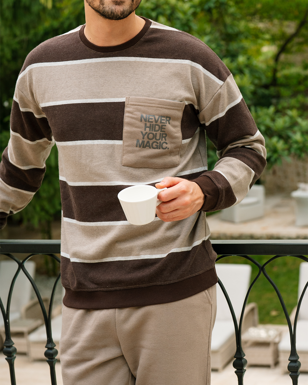 بيجاما توب مقلم و بنطلون بقصه مستقيمه