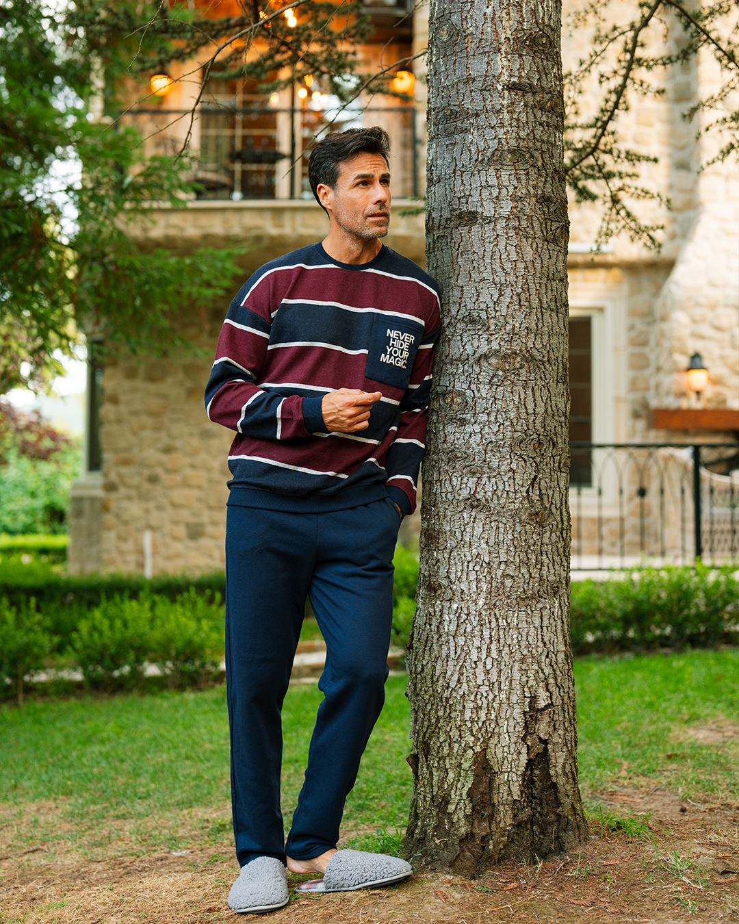 بيجاما توب مقلم و بنطلون بقصه مستقيمه