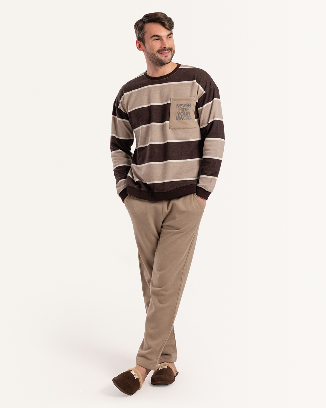 بيجاما توب مقلم و بنطلون بقصه مستقيمه