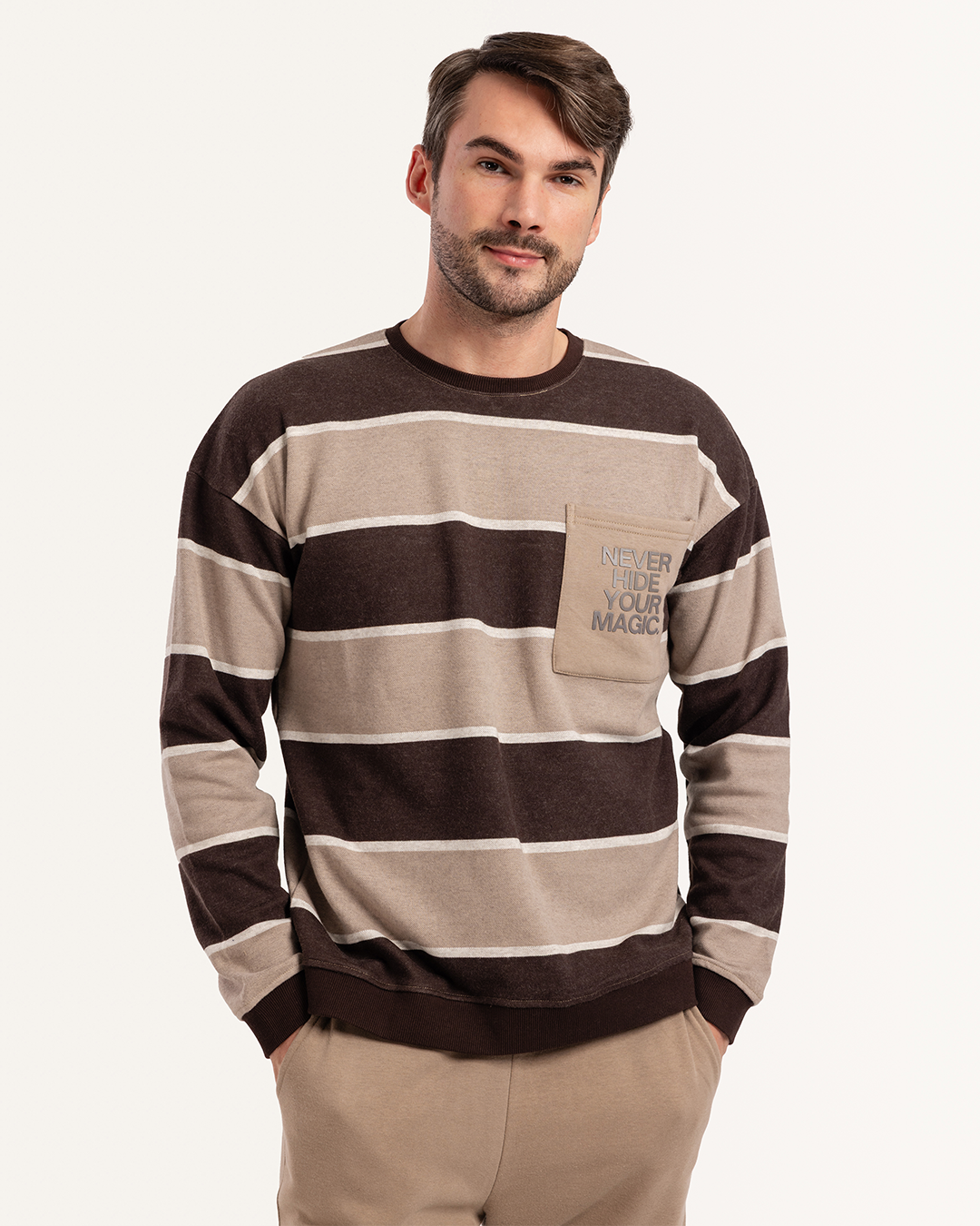 بيجاما توب مقلم و بنطلون بقصه مستقيمه