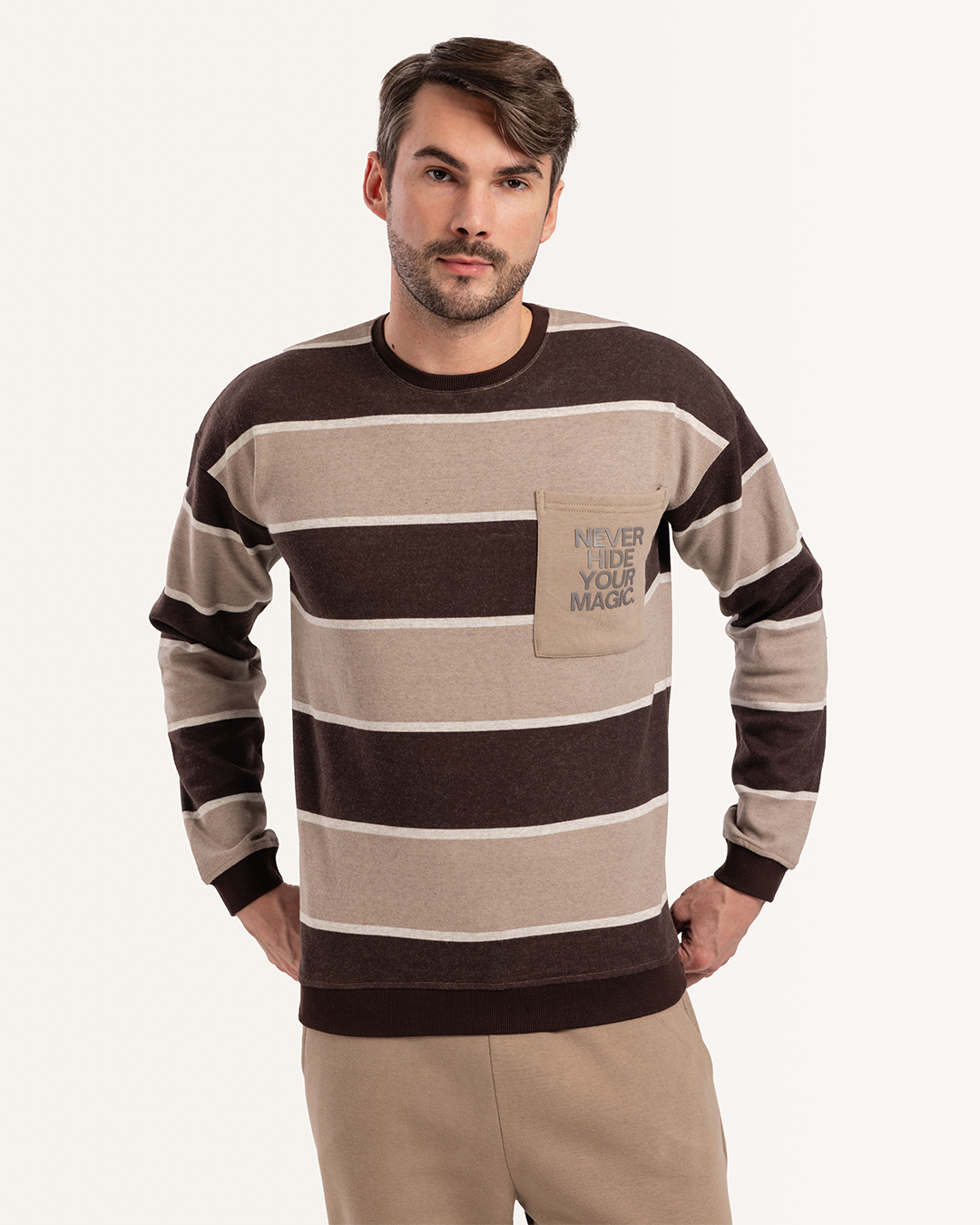 بيجاما توب مقلم و بنطلون بقصه مستقيمه