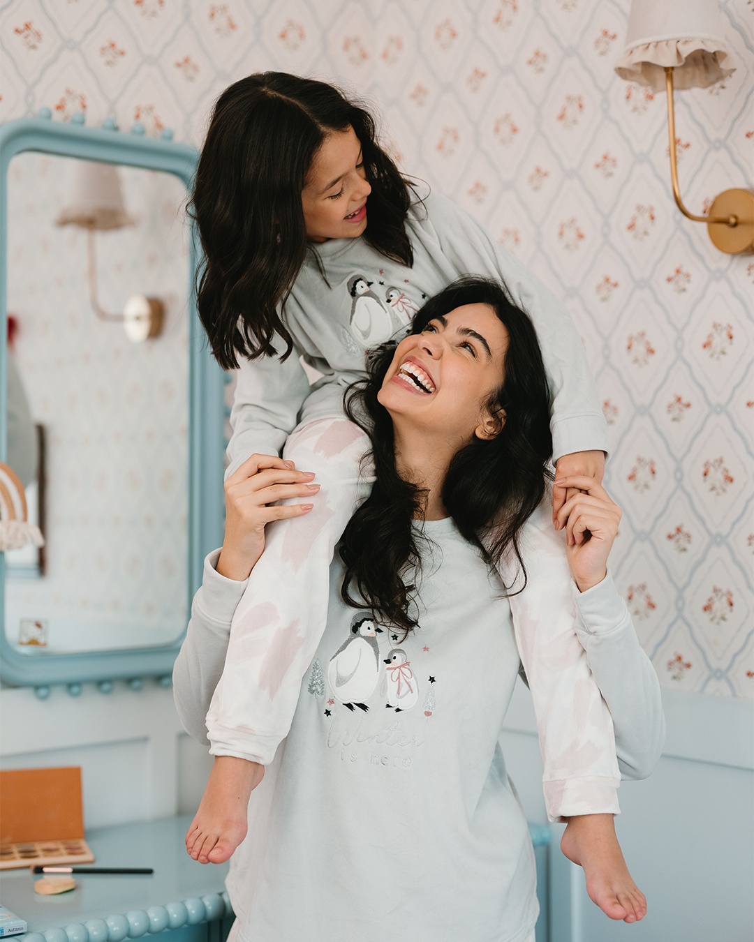 بيجاما كم طويل مع بنطلون الوان متداخله