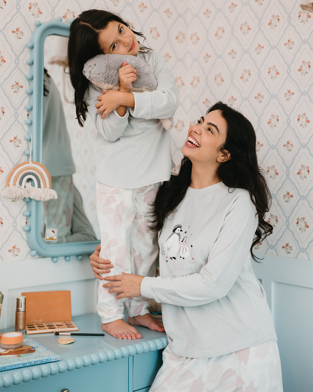 بيجاما كًم طويل و بنطلون  الوان متداخله