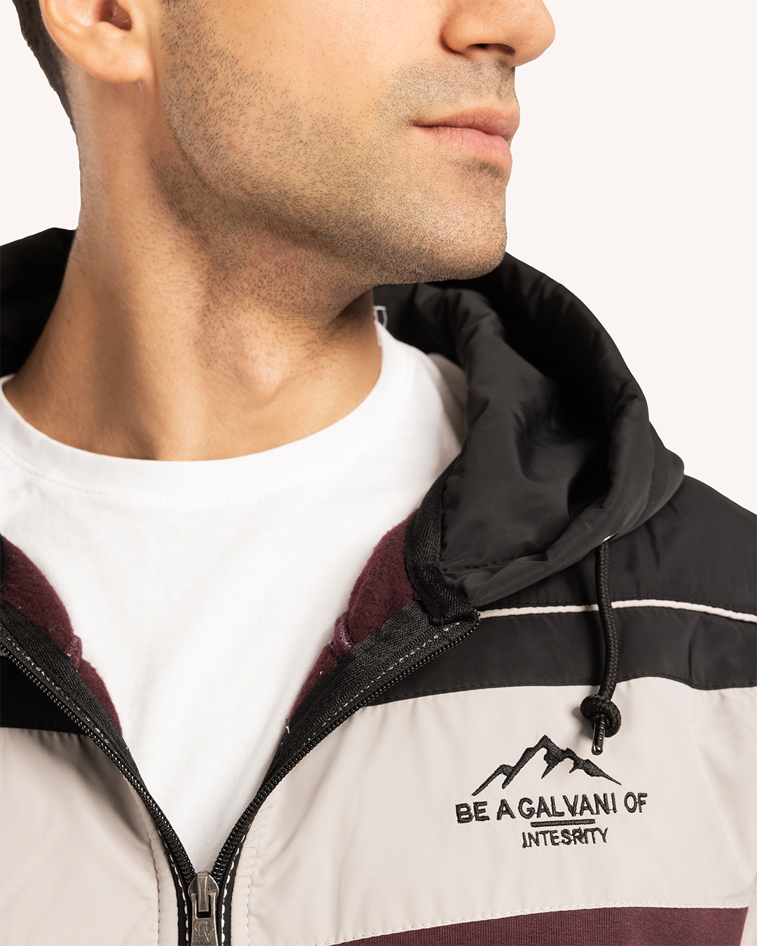 ترينج رجالى ياقة سوستة