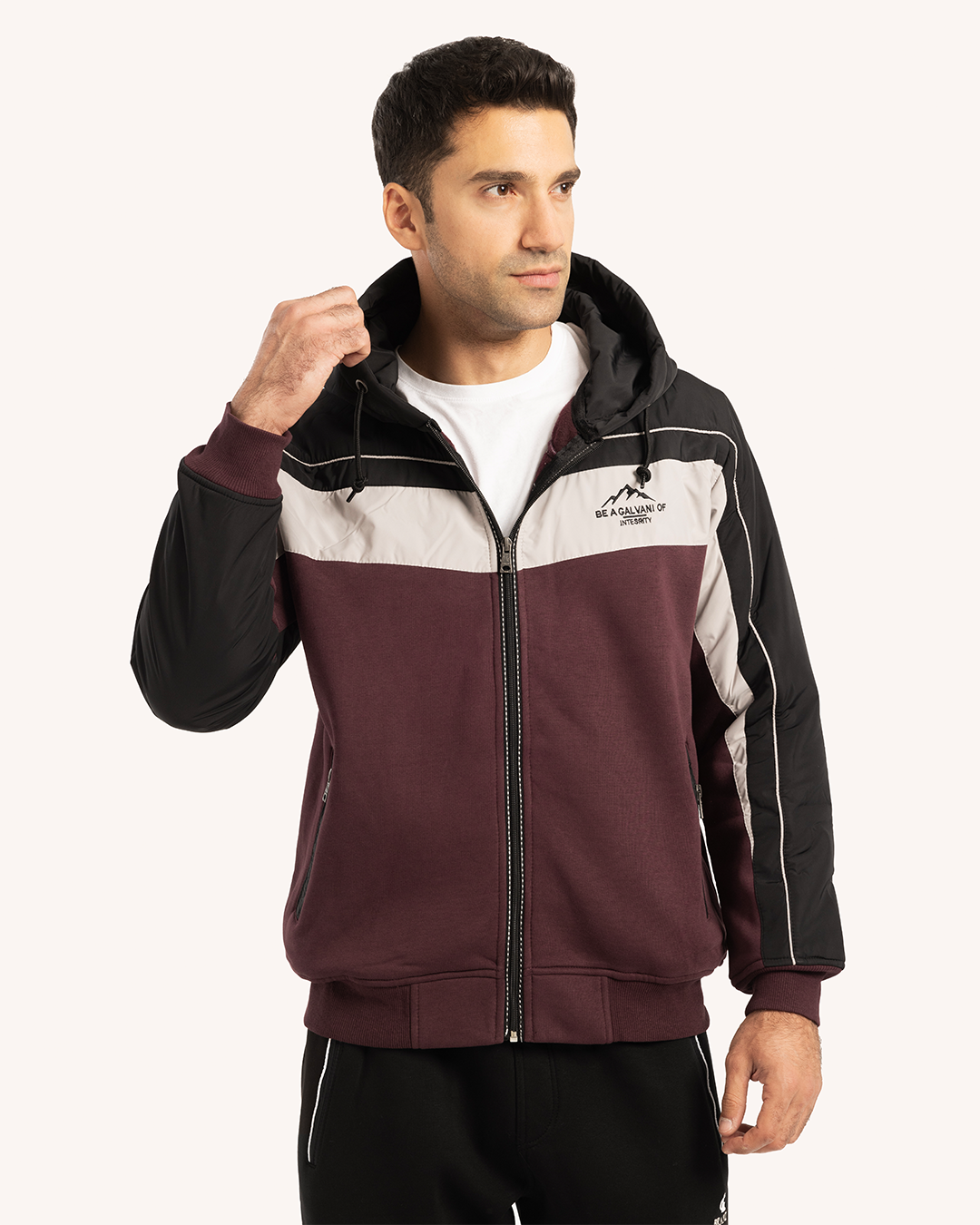 ترينج رجالى ياقة سوستة