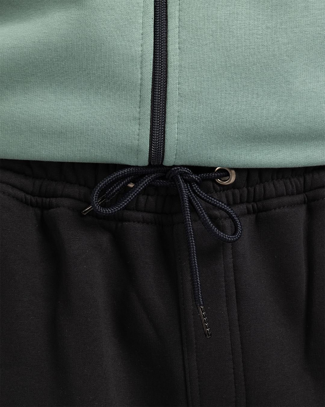 ترينج رجالى ياقة سوستة