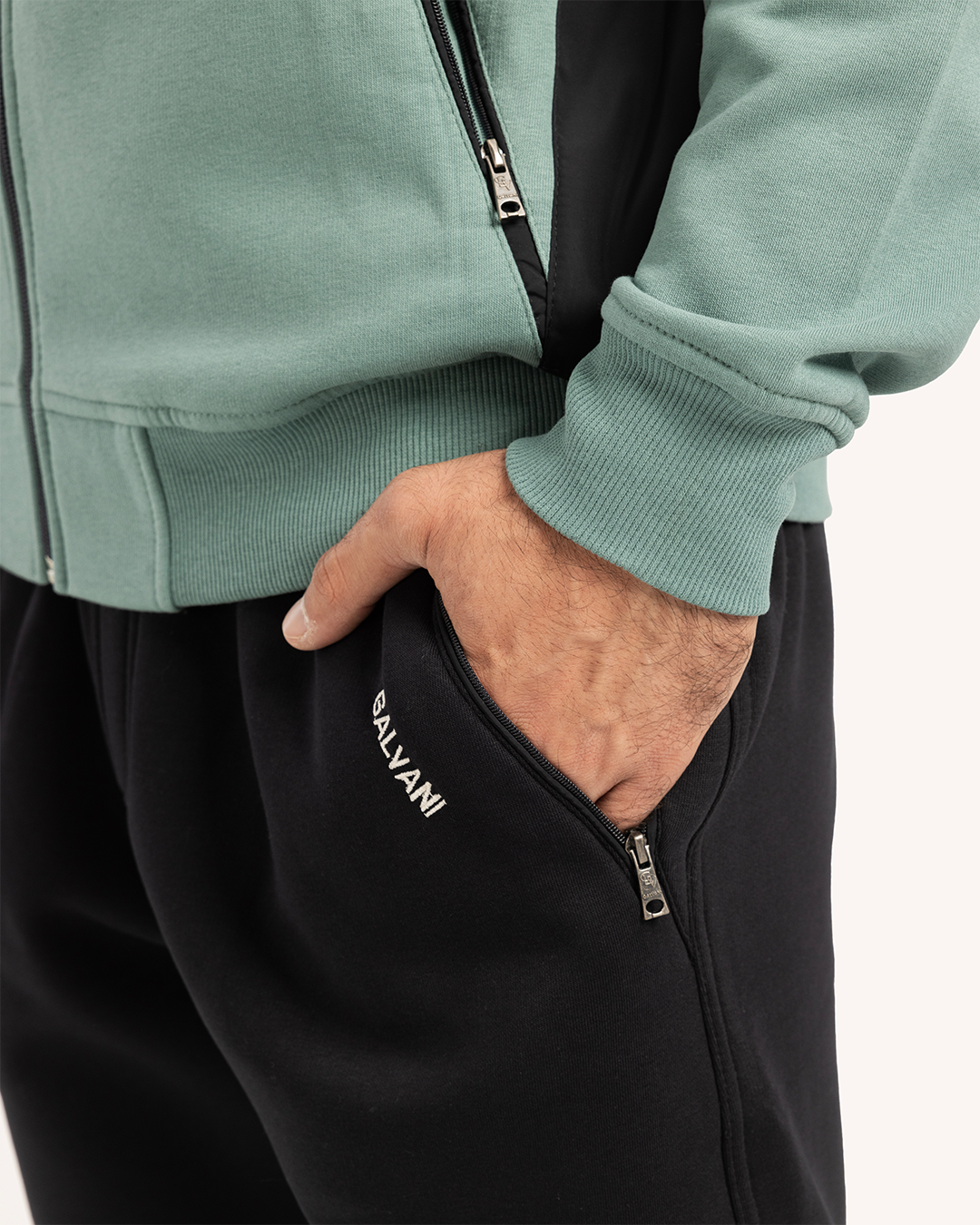 ترينج رجالى ياقة سوستة