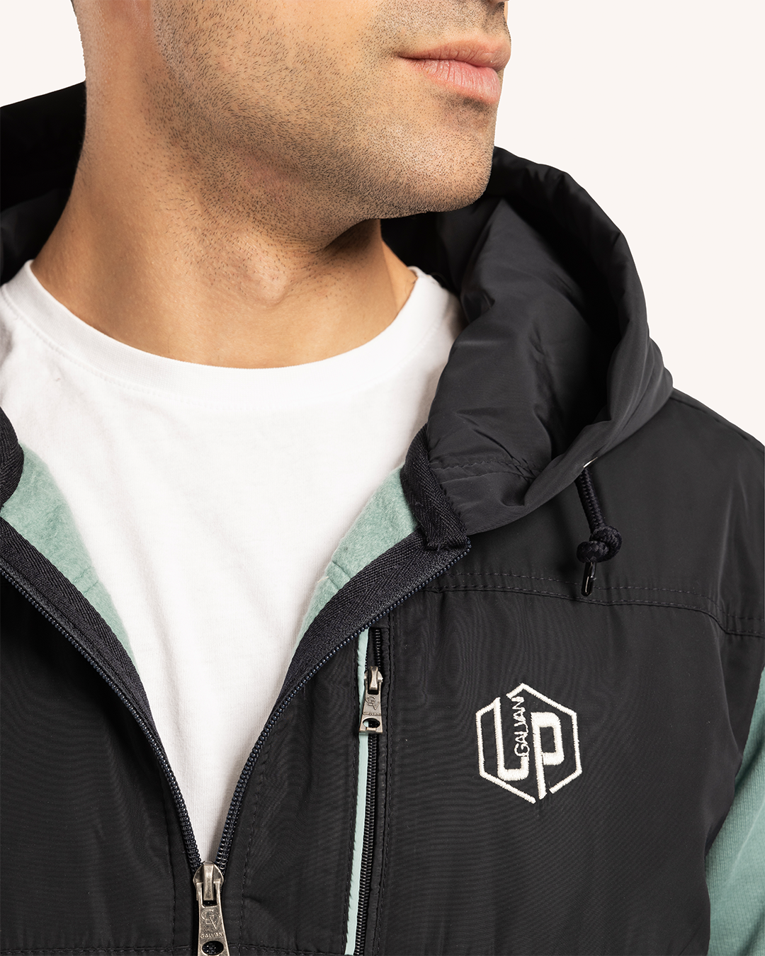 ترينج رجالى ياقة سوستة