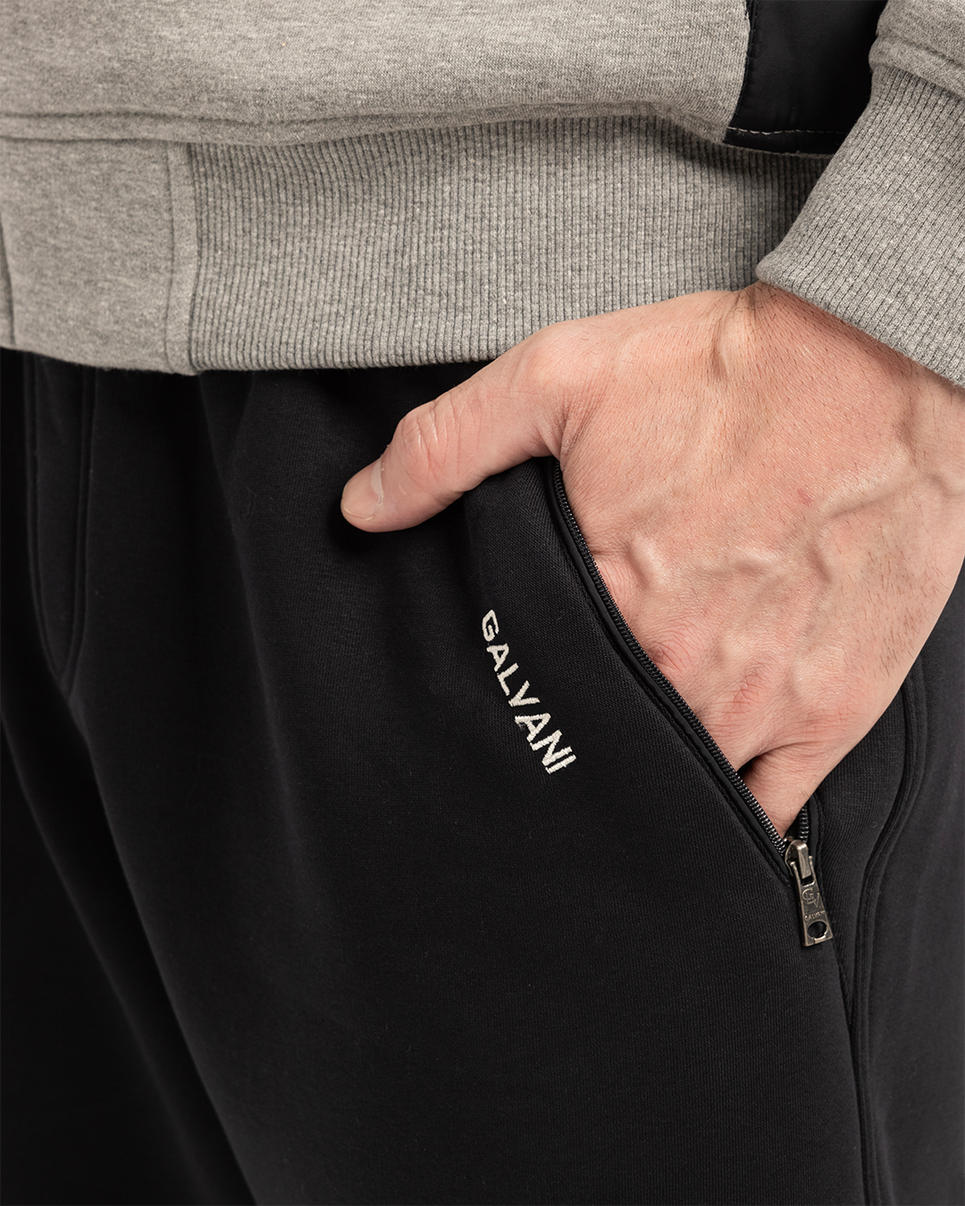 ترينج رجالى ياقة سوستة