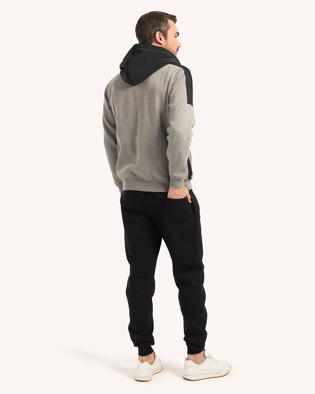 ترينج رجالى ياقة سوستة