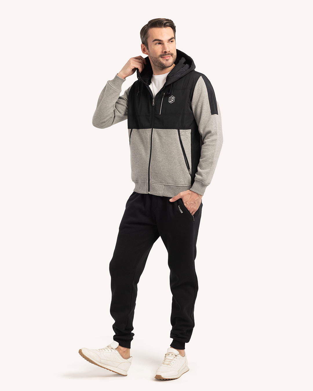 ترينج رجالى ياقة سوستة