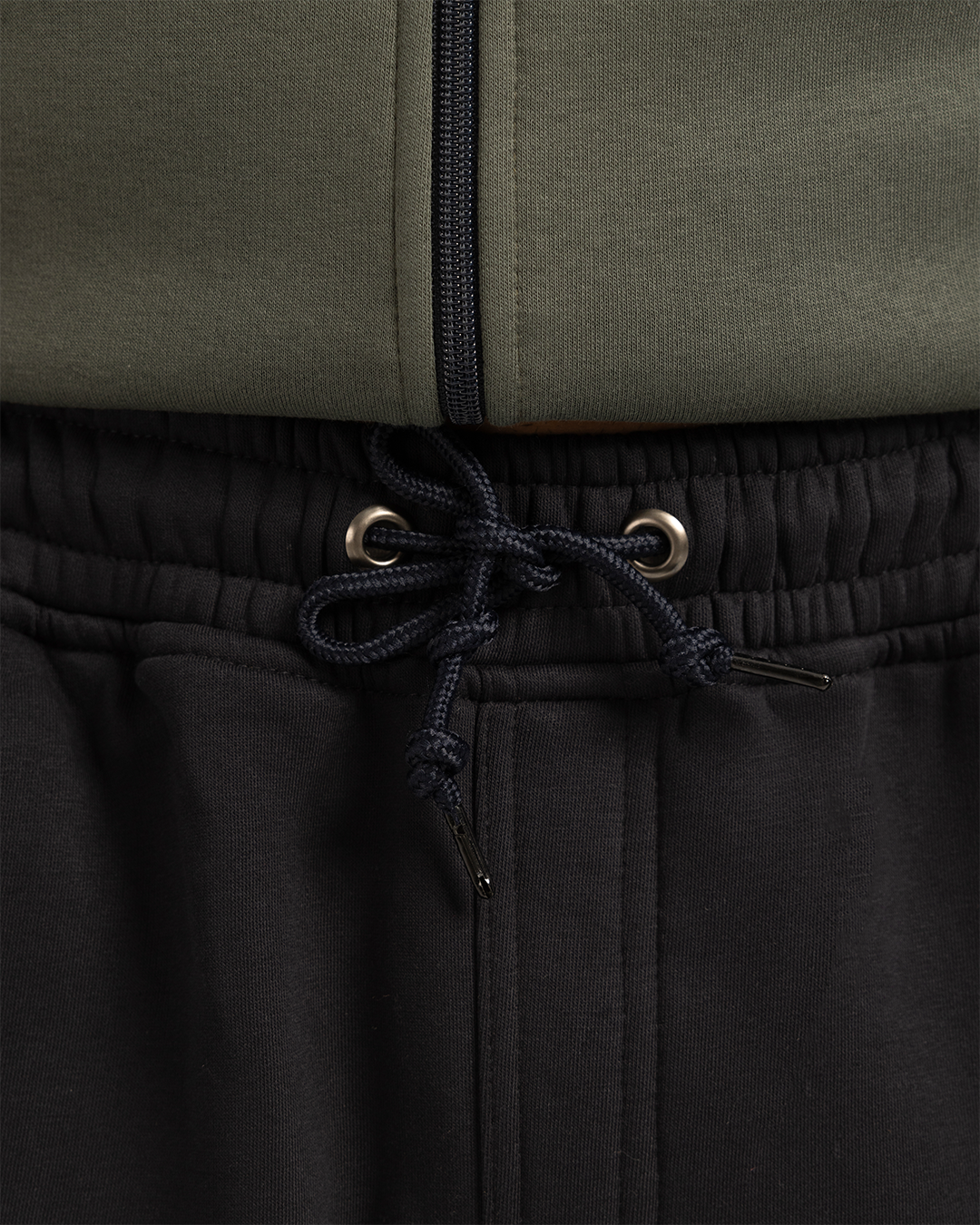 ترينج رجالى ياقة سوستة