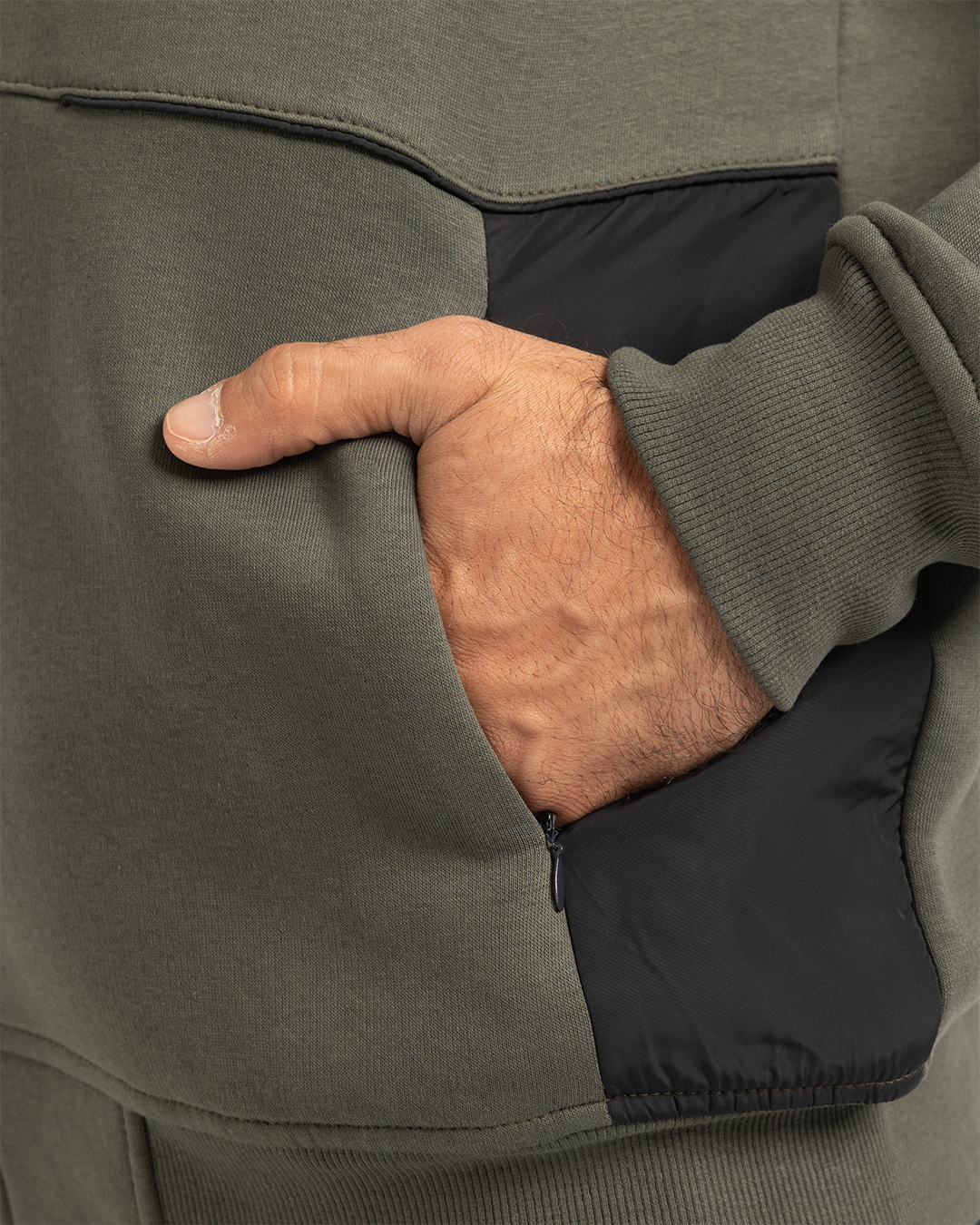 ترينج رجالى ياقة سوستة