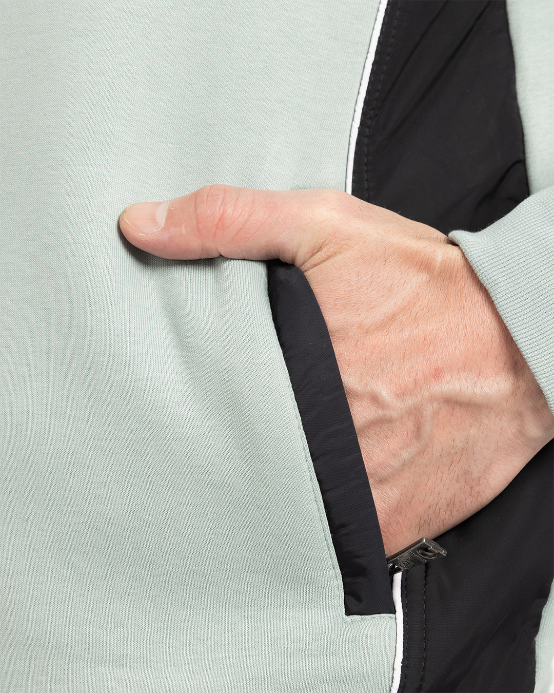 ترينج رجالى ياقة سوستة