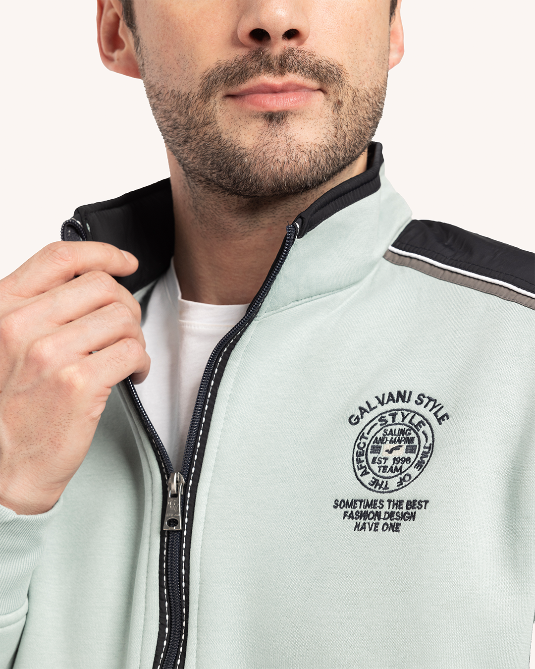 ترينج رجالى ياقة سوستة