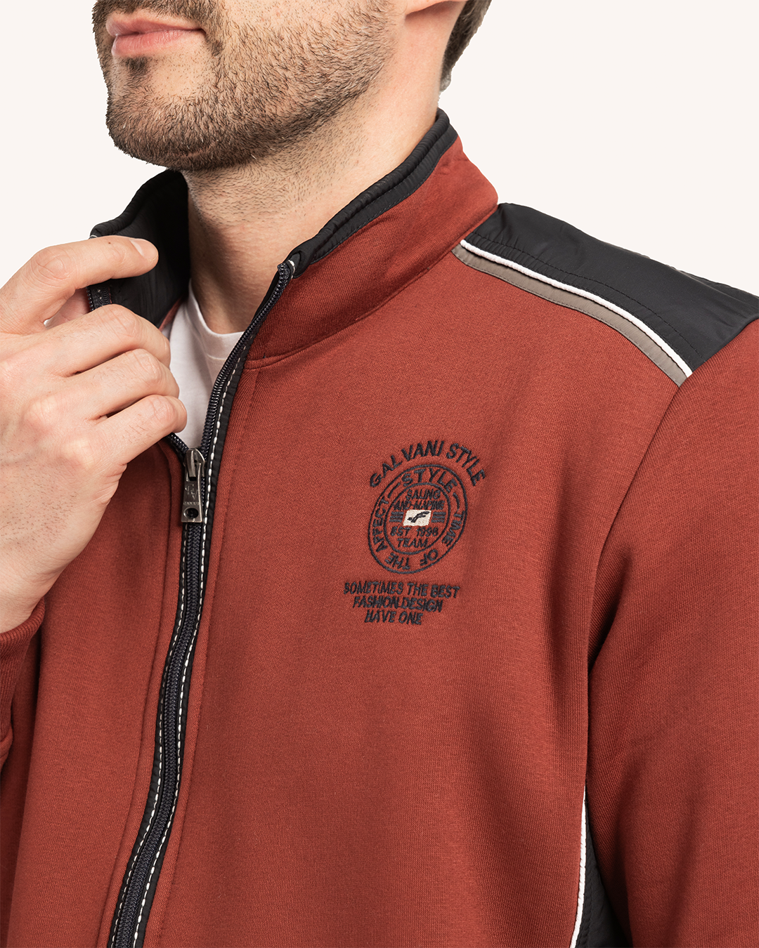 ترينج رجالى ياقة سوستة