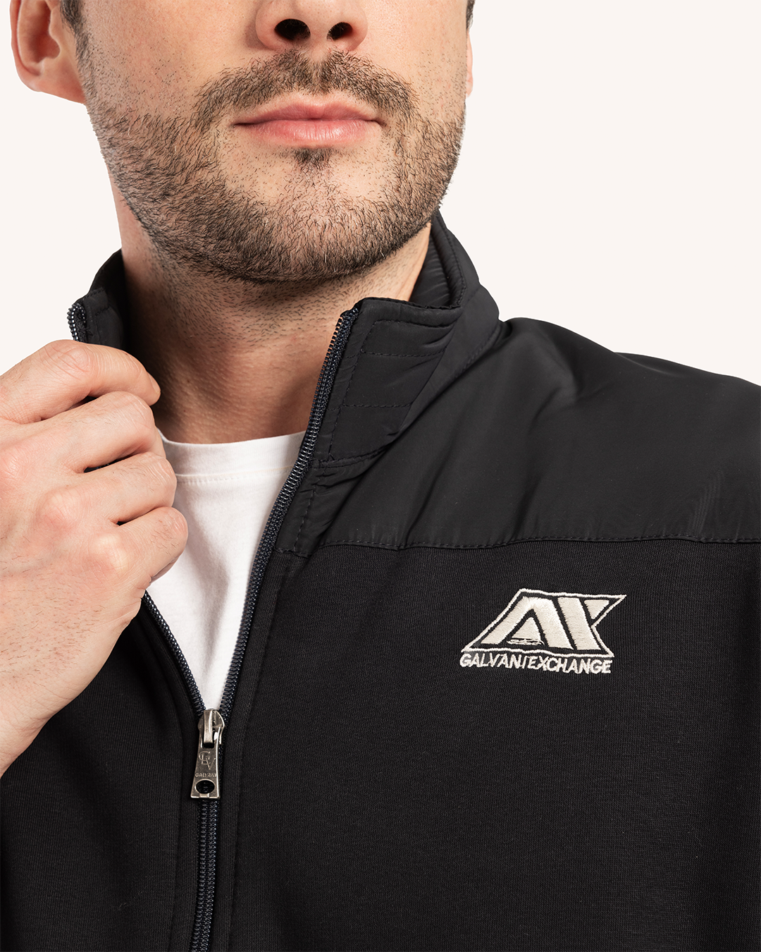 ترينج رجالى ياقة سوستة