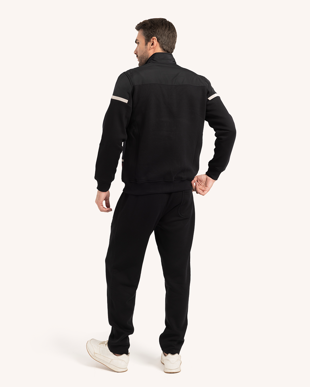 ترينج رجالى ياقة سوستة