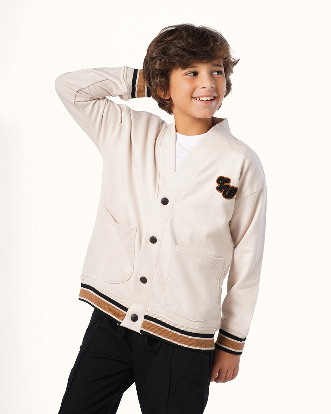 طقم ولادى بكباسين طراز عصرى