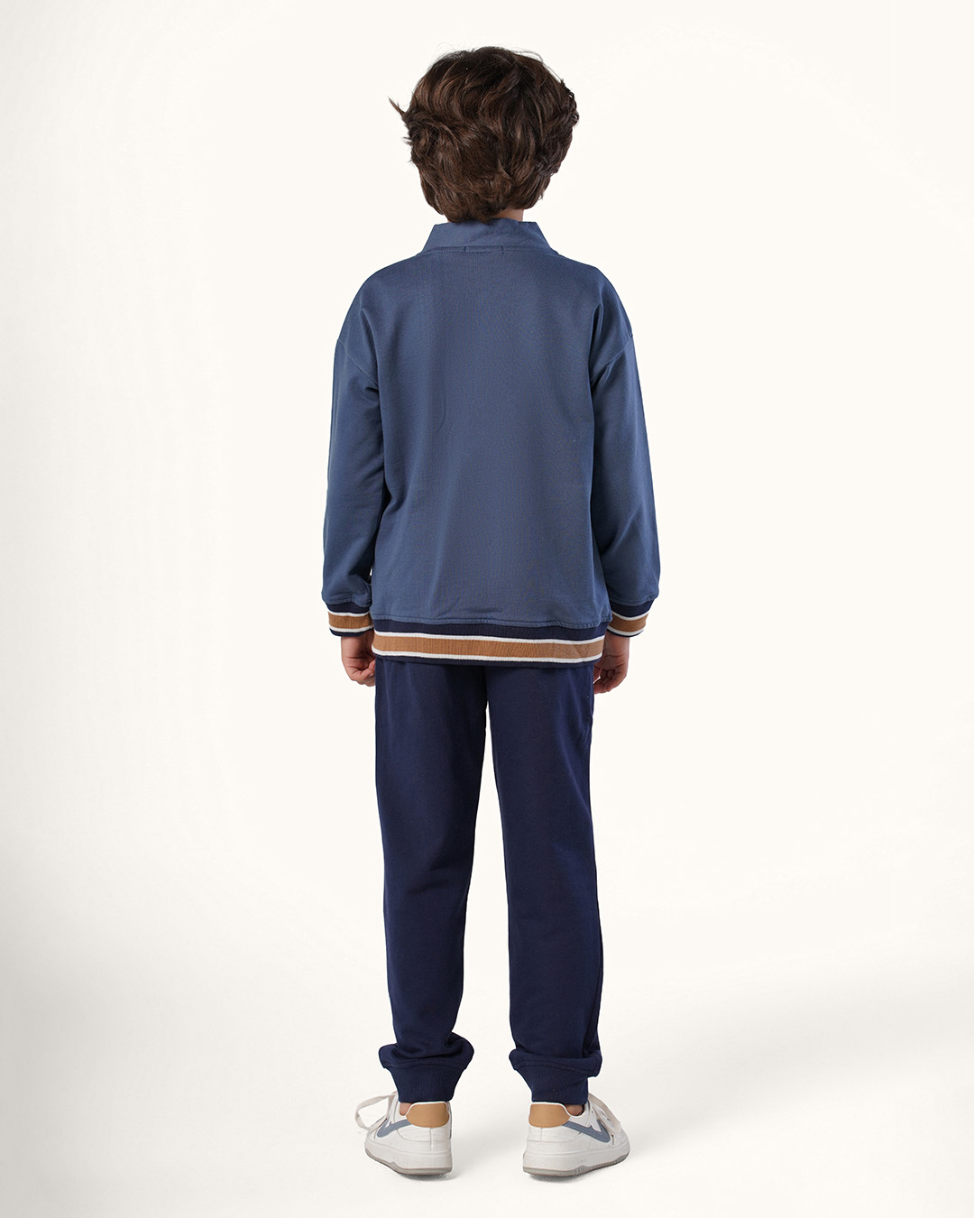 طقم ولادى بكباسين طراز عصرى