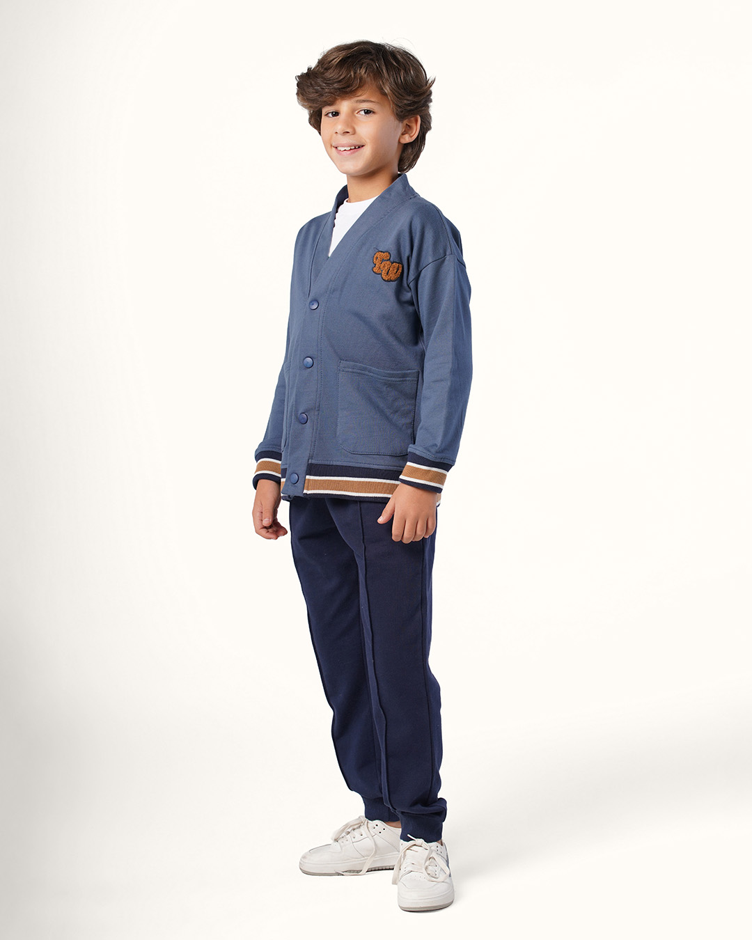 طقم ولادى بكباسين طراز عصرى