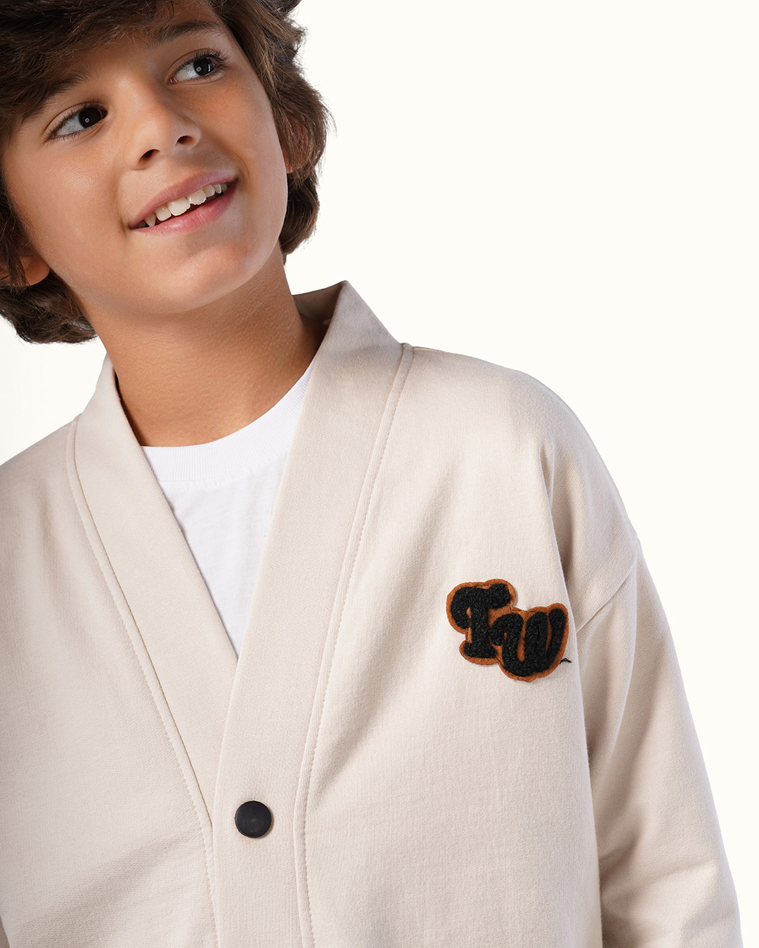 طقم ولادى بكباسين طراز عصرى