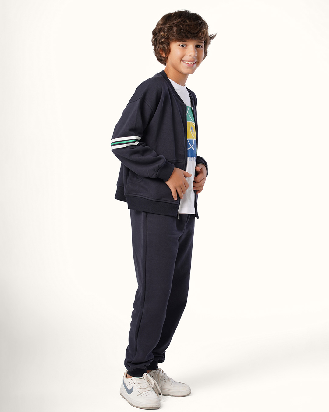 طقم  رياضى ملاعب الكرة