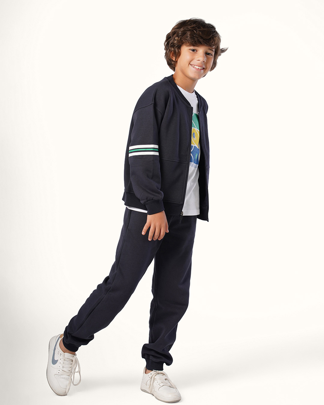 طقم  رياضى ملاعب الكرة